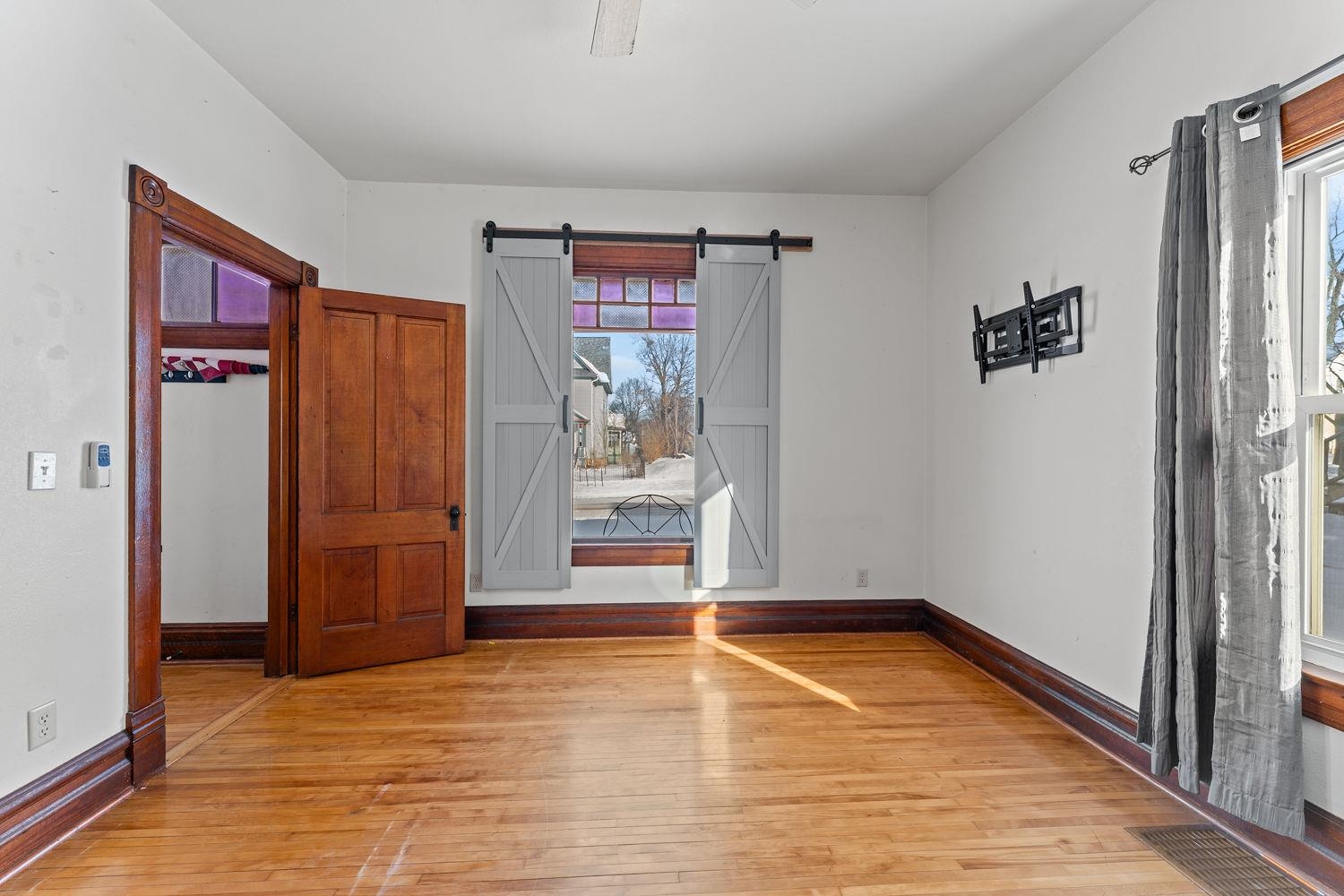 404 3rd Street Baraboo, WI 53913 - Photo 9 of 45