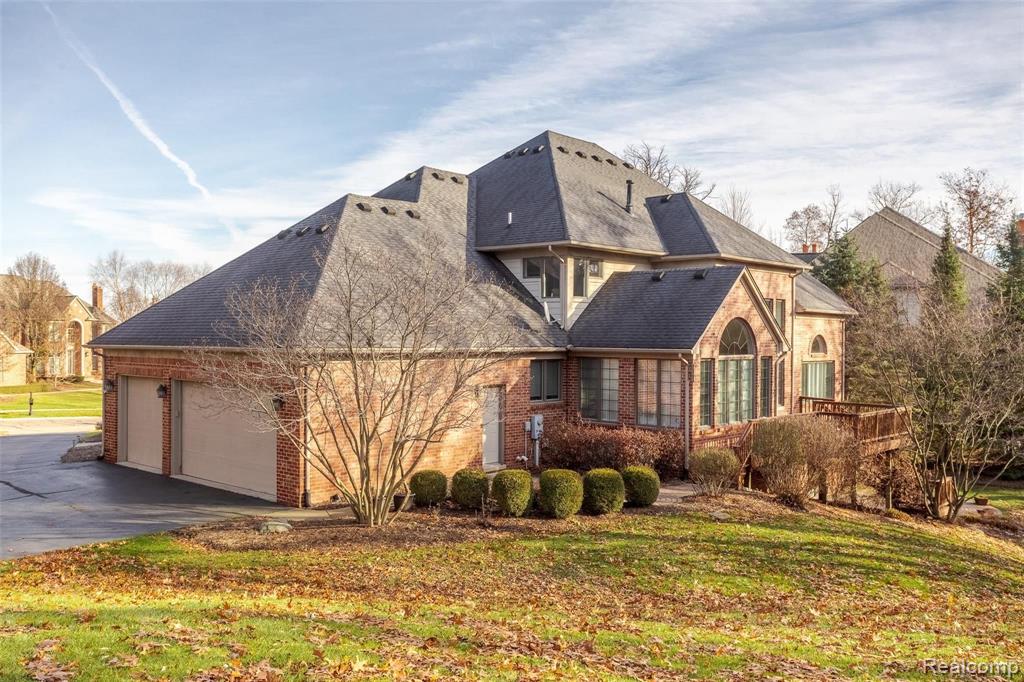 701 Wellington Circle Rochester Hills, MI 48309 - Photo 10 of 54