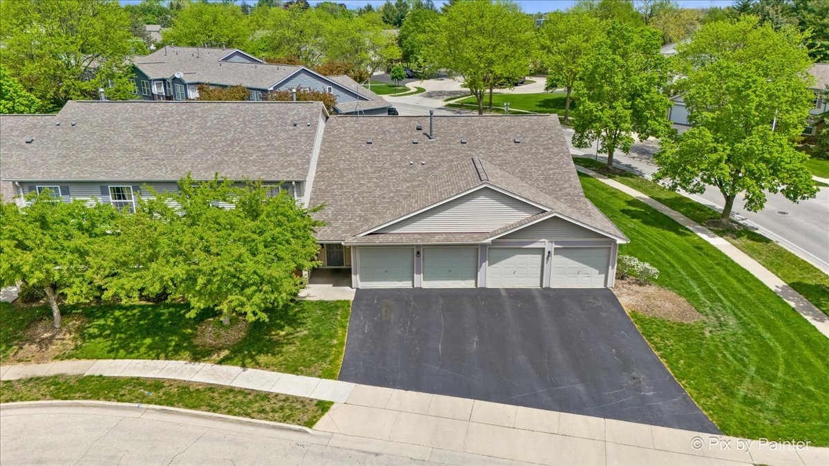 1023 Berkshire Court, Unit C Elgin, IL 60120 - Photo 5 of 54 an aerial view of a house