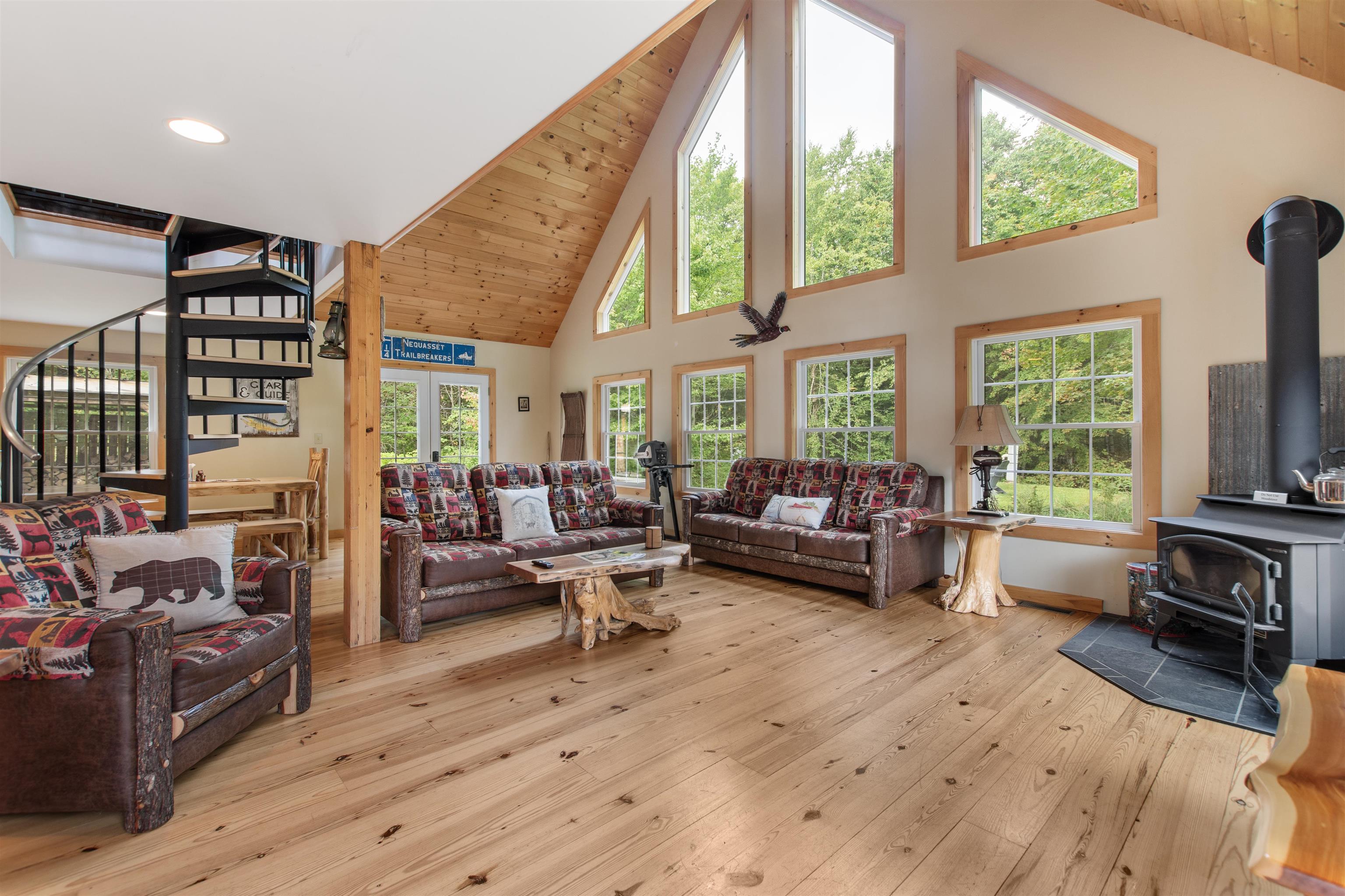 64 Merrill Road Pittsburg, NH 03592 - Photo 3 of 40