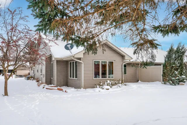 $299,900 | 531 Cedar Court, Taylors Falls, MN 55084