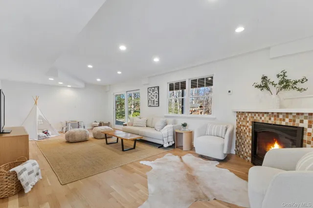 $2,200,000 | 21 Kolbert Drive, Scarsdale, NY 10583