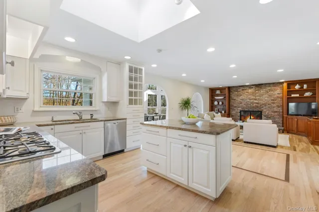 $2,200,000 | 21 Kolbert Drive, Scarsdale, NY 10583