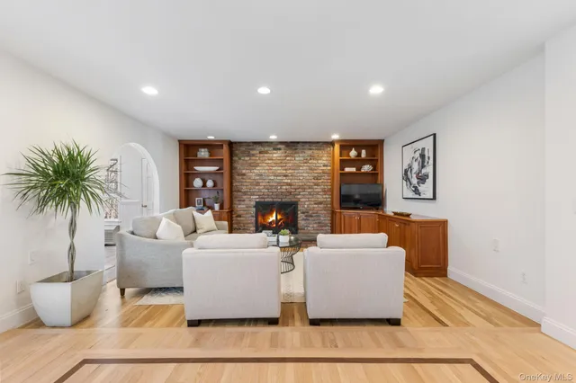 $2,200,000 | 21 Kolbert Drive, Scarsdale, NY 10583