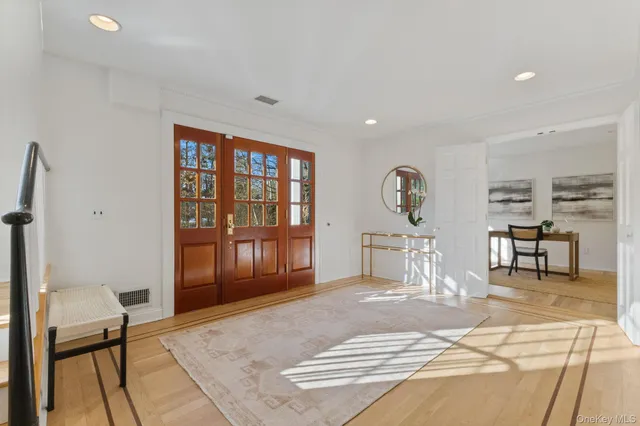 $2,200,000 | 21 Kolbert Drive, Scarsdale, NY 10583