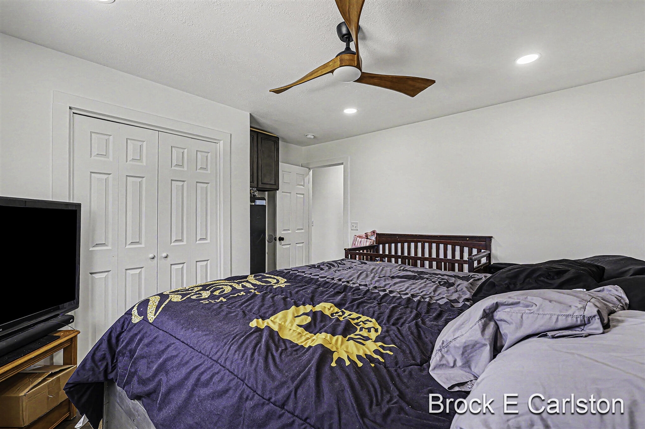 3233 Becker Road Muskegon, MI 49445 - Photo 14 of 55