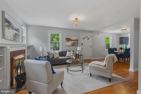 $1,095,000 | 625 South Quincy Street, Arlington, VA 22204