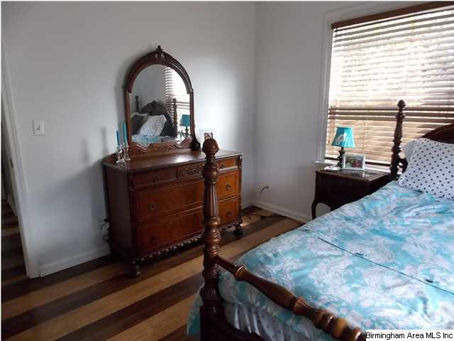 111 Pinewood Avenue Bessemer, AL 35023 - Photo 17 of 20