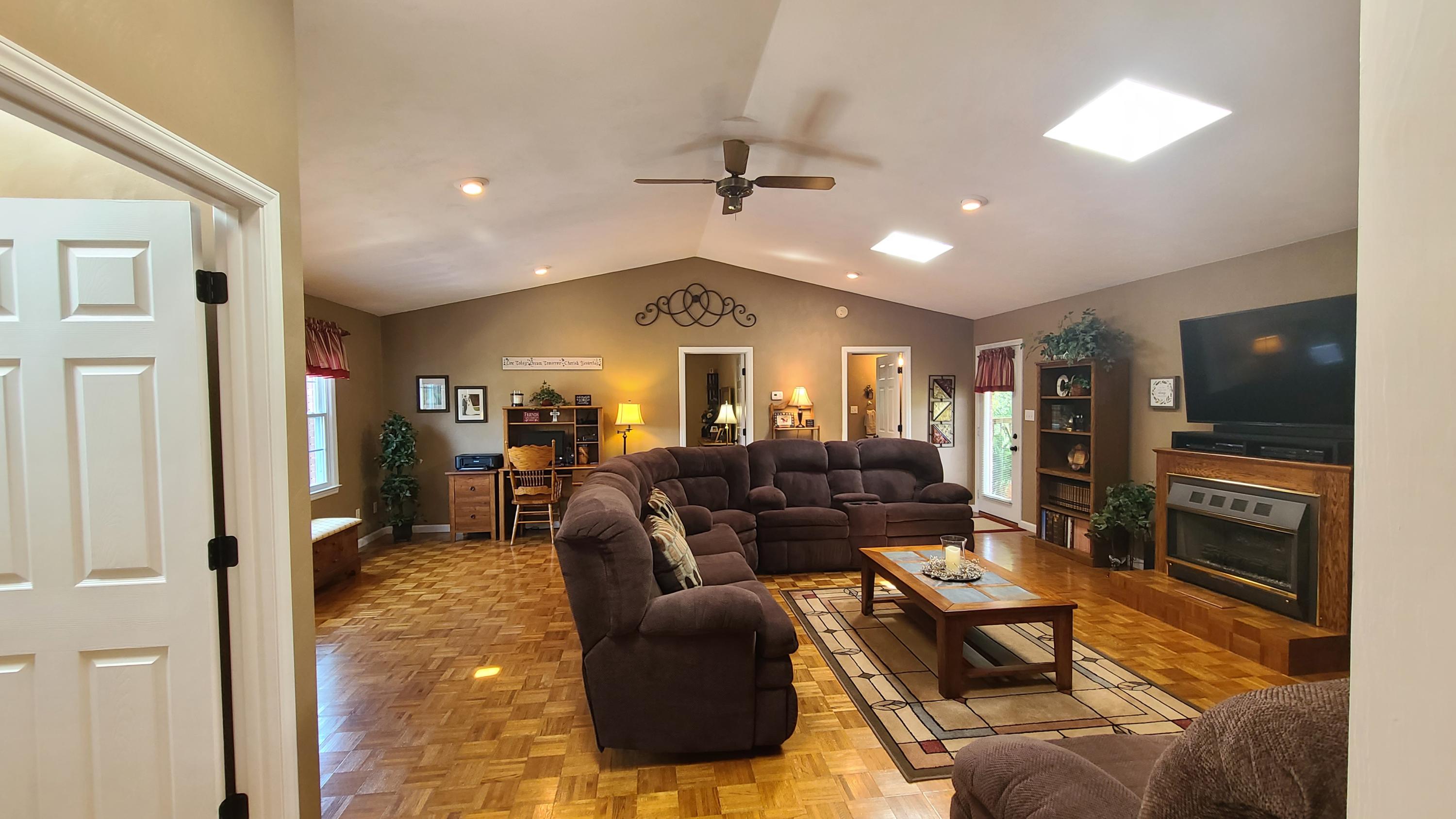 6826 Tinkerdale Road Roanoke, VA 24019 - Photo 21 of 40 20200710_112404