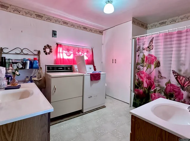 $170,000 | 125 Penland Street, Baggs, WY 82321