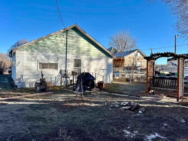 $170,000 | 125 Penland Street, Baggs, WY 82321