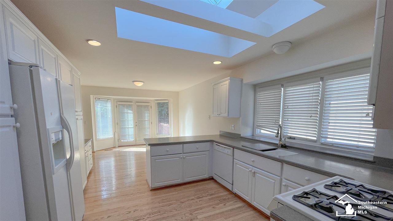 516 Buttercup Drive Rochester Hills, MI 48307 - Photo 10 of 30