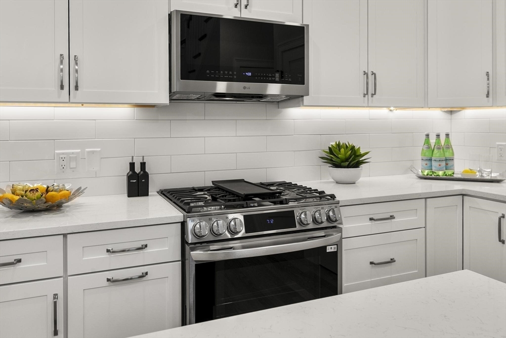 2 Pheasant Lane Woburn, MA 01801 - Photo 6 of 31