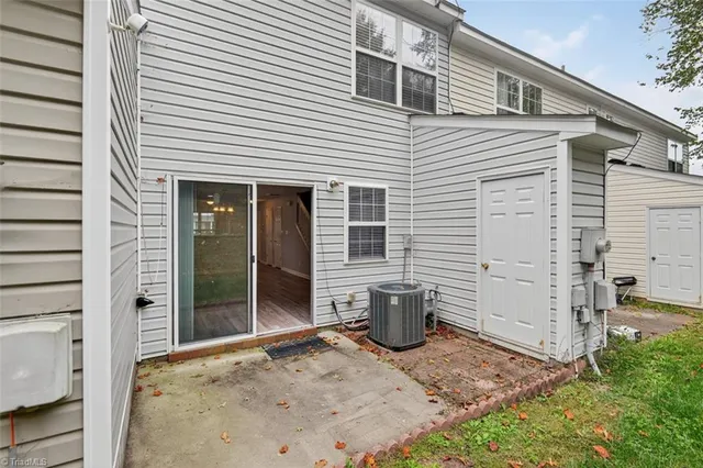 $179,900 | 1005 Oak Blossom Way, Whitsett, NC 27377