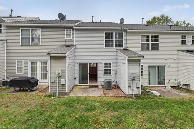 $179,900 | 1005 Oak Blossom Way, Whitsett, NC 27377