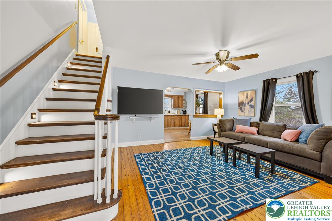 3540 Carter Road Bethlehem, PA 18020 - Photo 7 of 33 a living room with furniture and a flat screen tv