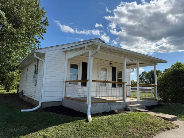 $139,900 | 512 West Mississippi Avenue, Mitchell, IN 47446