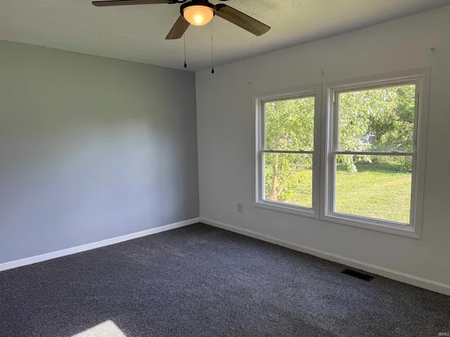 $139,900 | 512 West Mississippi Avenue, Mitchell, IN 47446