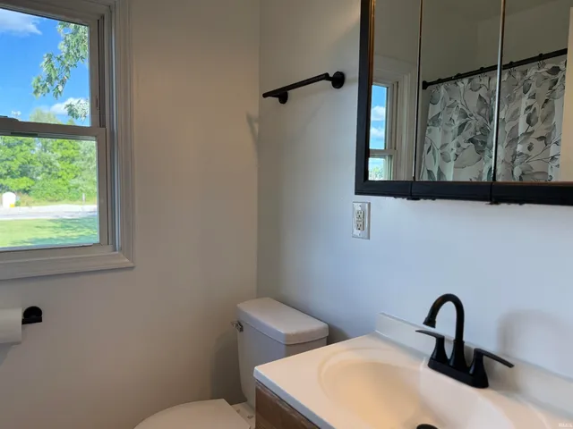 $139,900 | 512 West Mississippi Avenue, Mitchell, IN 47446