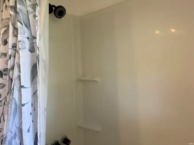 $139,900 | 512 West Mississippi Avenue, Mitchell, IN 47446