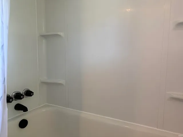 $139,900 | 512 West Mississippi Avenue, Mitchell, IN 47446