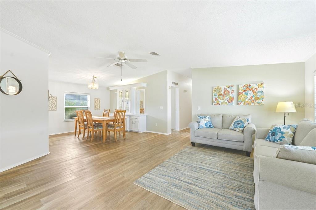 304 Portside Lane Edgewater, FL 32141 - Photo 21 of 70