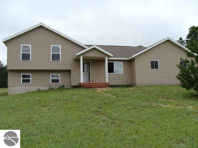 1867 North Lamb Road Interlochen, MI 49643 - Photo 1 of 15 1693817.JPG