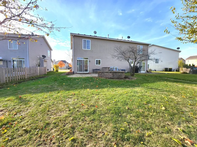 $2,100 | 2552 Cesario Drive, Hampshire, IL 60140