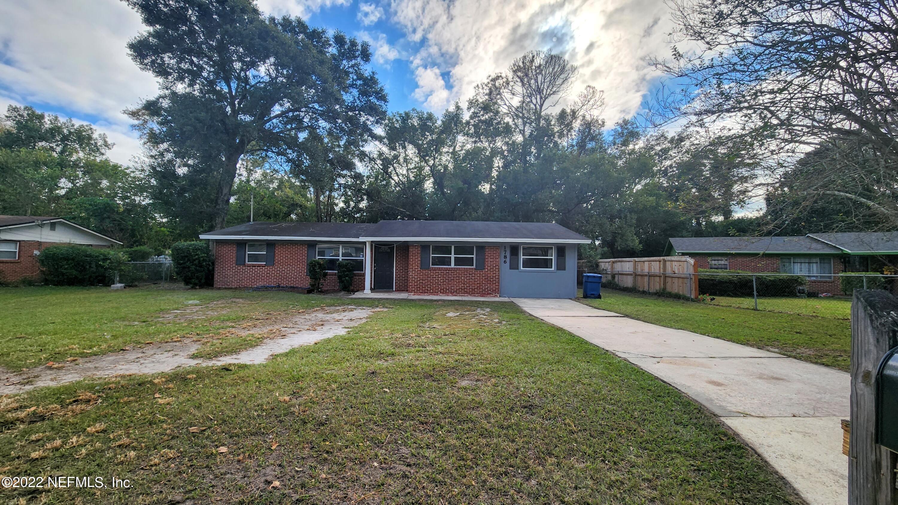 1786 Merivale Road South Jacksonville, FL 32208 - Photo 2 of 16 20221116_142450