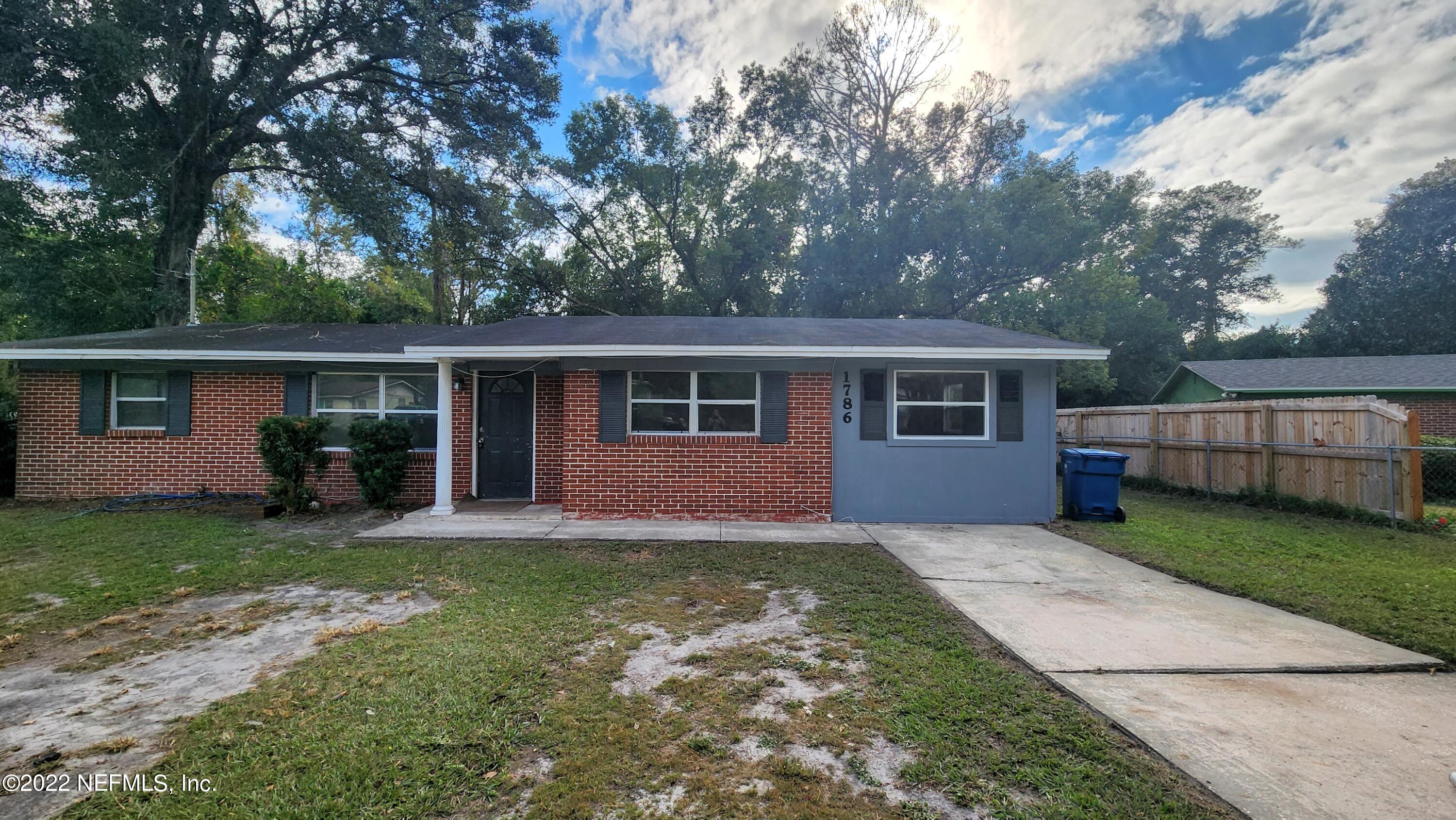 1786 Merivale Road South Jacksonville, FL 32208 - Photo 3 of 16 20221116_142514