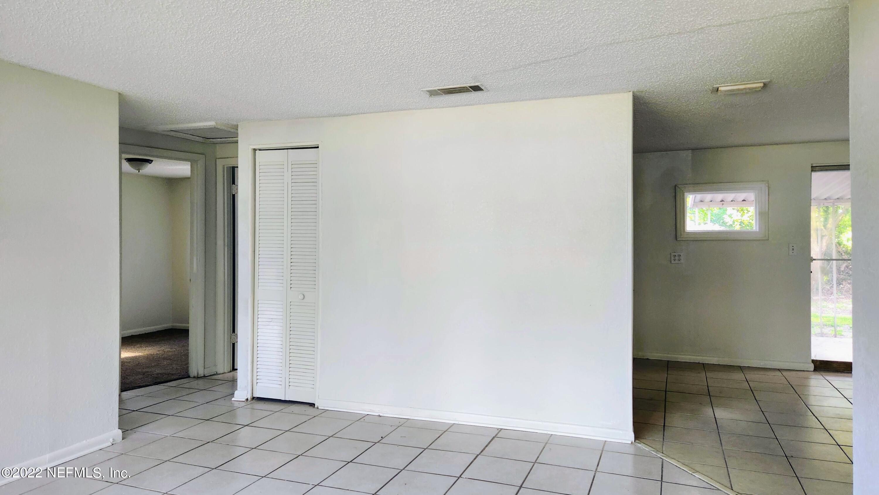 1786 Merivale Road South Jacksonville, FL 32208 - Photo 5 of 16 20221116_142631