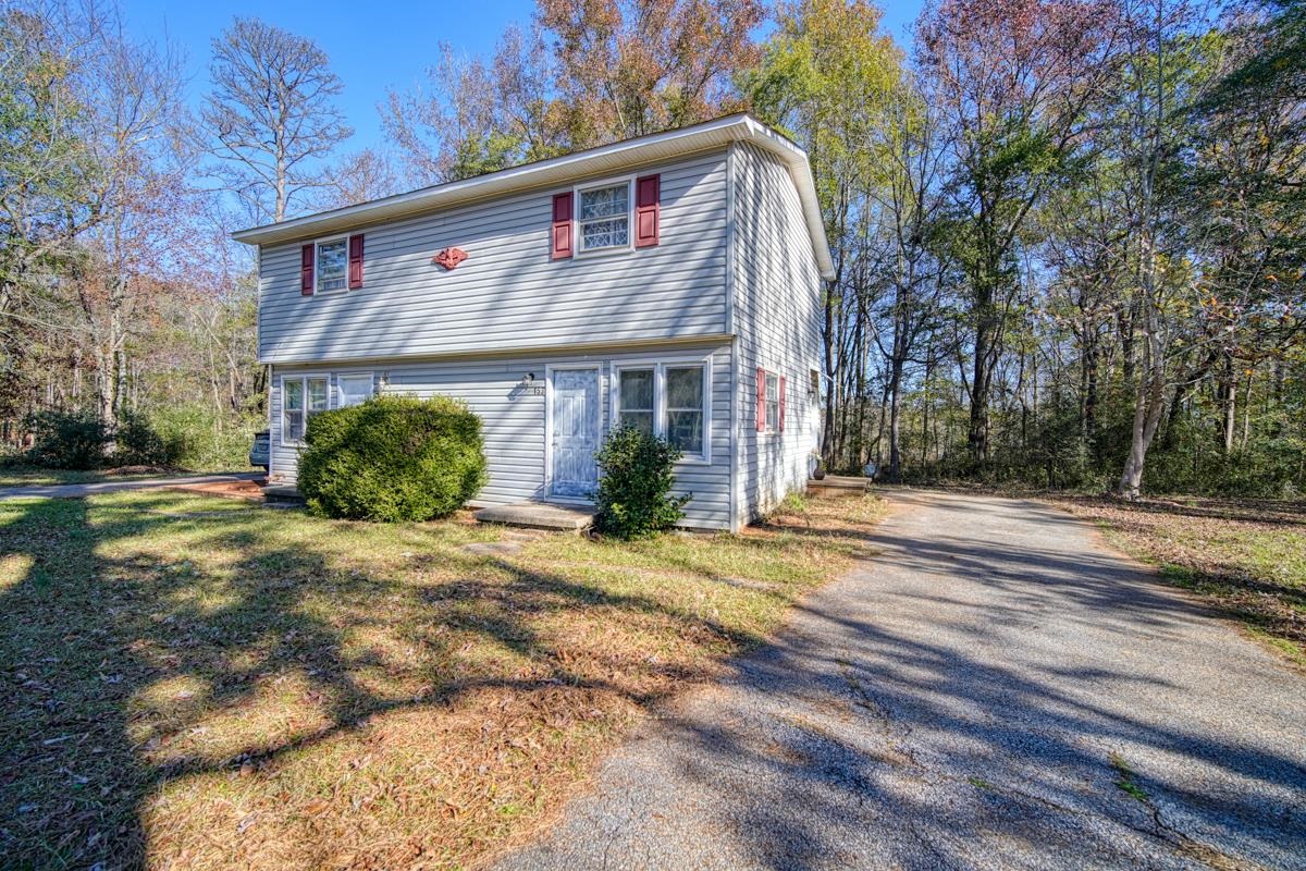 153 Caston Circle Boiling Springs, SC 29316 - Photo 4 of 34 Gallery Image 4