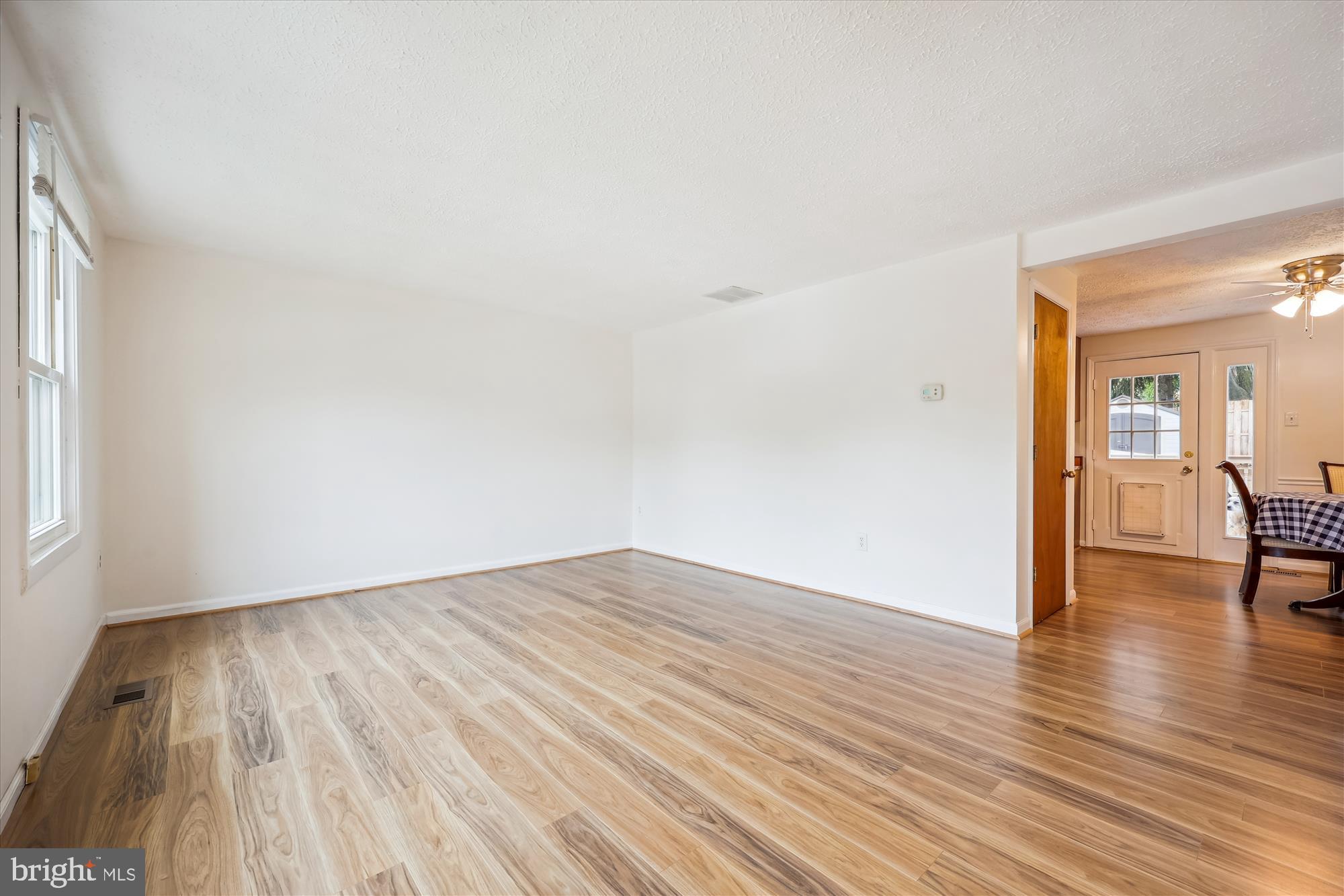 25510 Coltrane Drive Damascus, MD 20872 - Photo 4 of 50 Living Room