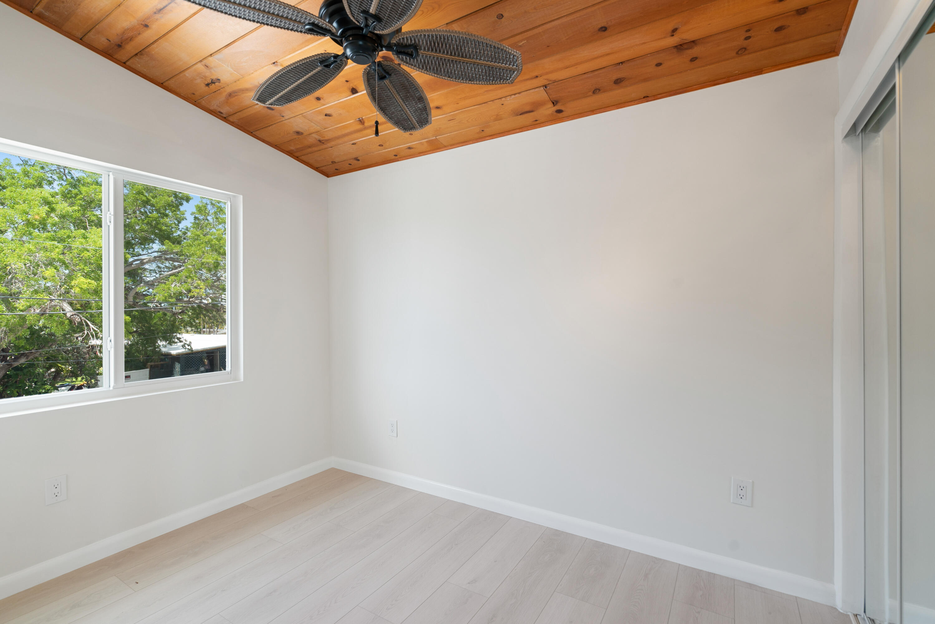 415 Big Pine Road Key Largo, FL 33037 - Photo 14 of 35 Guest Bedroom 1