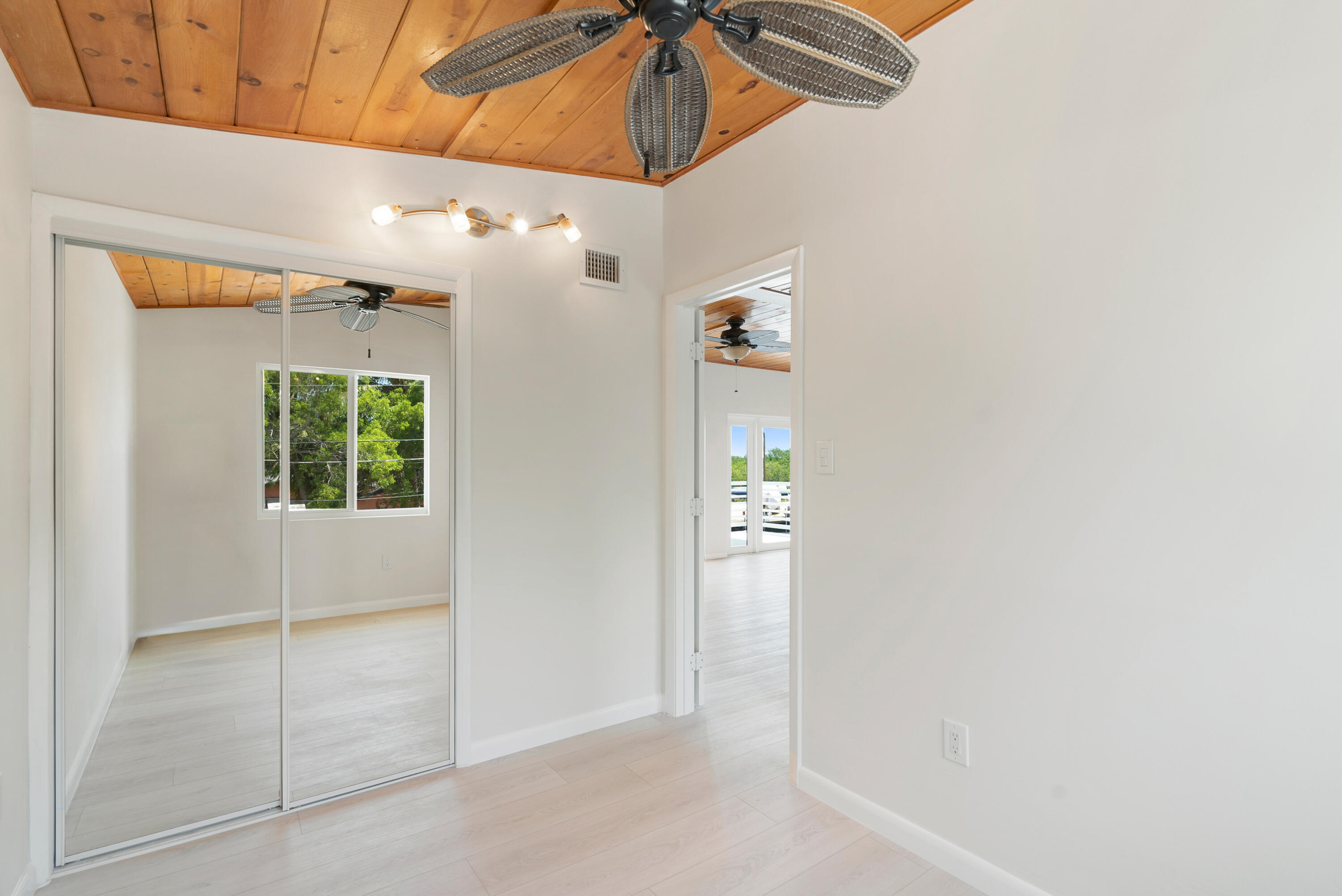 415 Big Pine Road Key Largo, FL 33037 - Photo 15 of 35