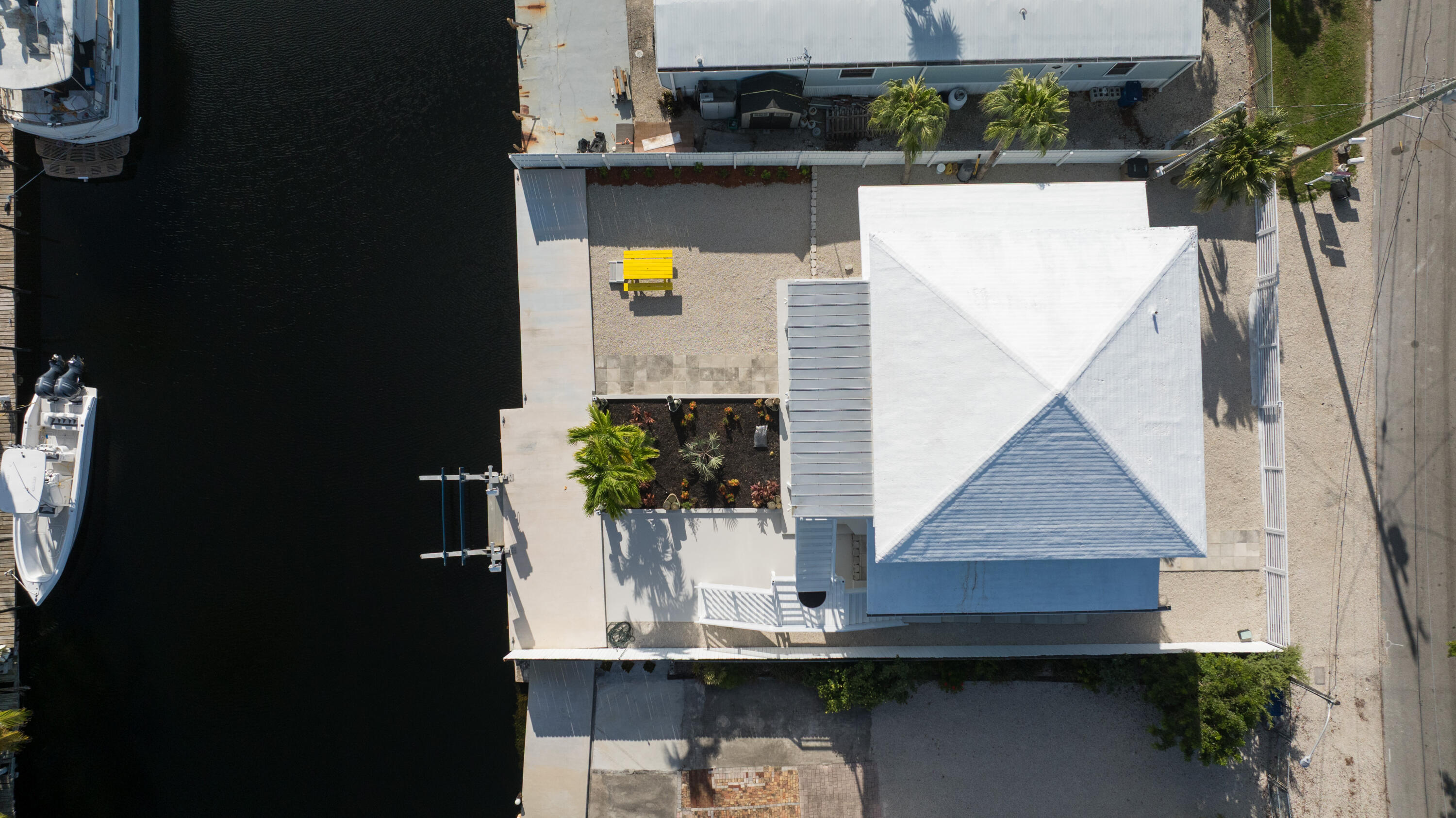 415 Big Pine Road Key Largo, FL 33037 - Photo 32 of 35 a view of balcony and patio