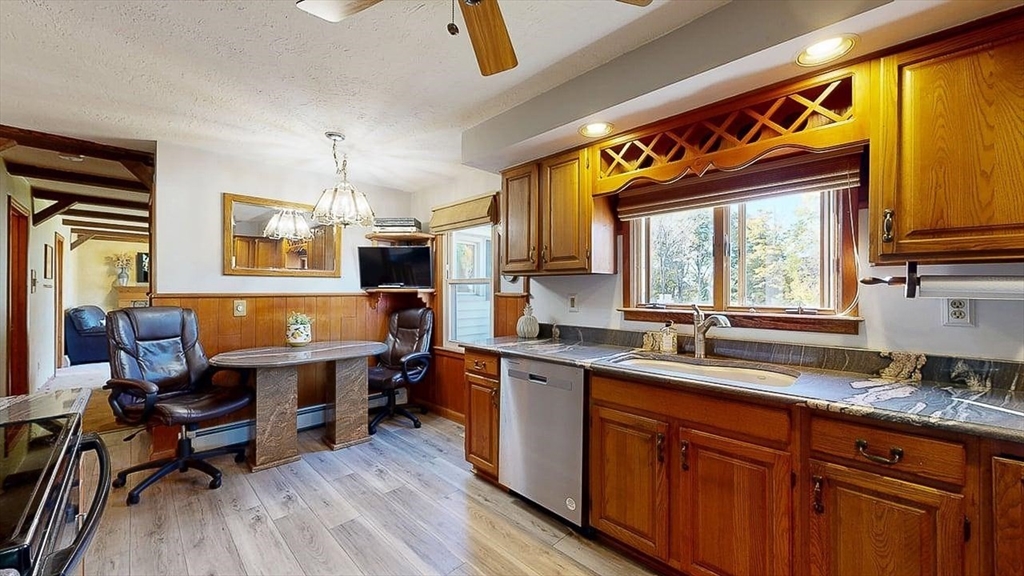 227 Gore Road Webster, MA 01570 - Photo 6 of 35 Gallery Image 6