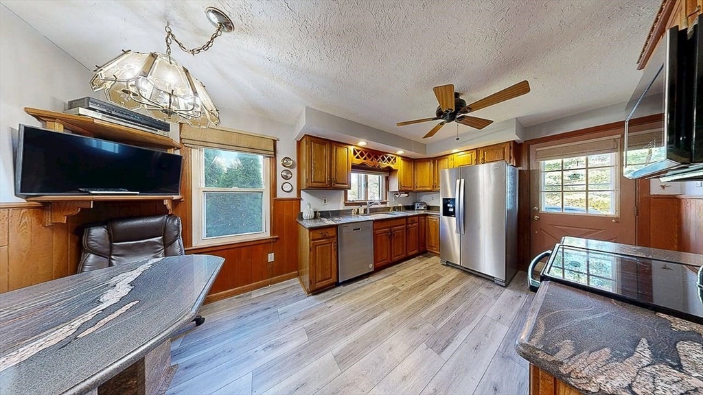 227 Gore Road Webster, MA 01570 - Photo 9 of 35 Gallery Image 9