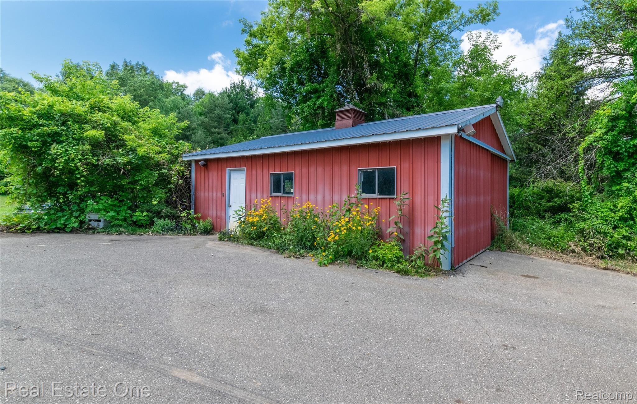 3870 Ludwig Road Oxford, MI 48371 - Photo 5 of 29 3870LudwigRd-13.jpg