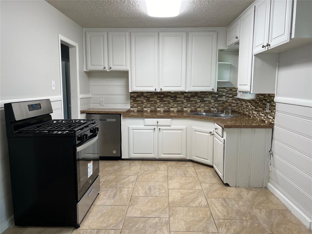 213 Wanda Way Hurst, TX 76053 - Photo 13 of 29
