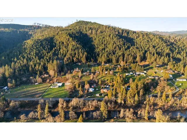 $310,000 | 22240 Tiller Trail Highway, Days Creek, OR 97429