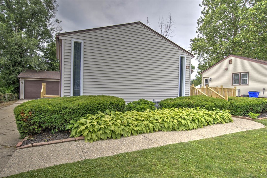 39 West Imboden Drive Decatur, IL 62521 - Photo 2 of 24