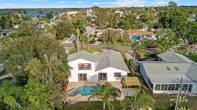 $559,000 | 5700 Venetian Boulevard Northeast, St. Petersburg, FL 33703