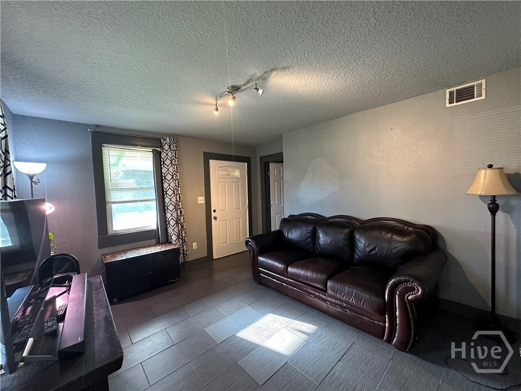 214 Cantyre Street Port Wentworth, GA 31407 - Photo 9 of 31