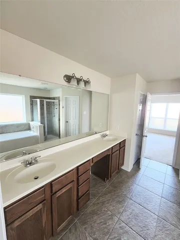 $2,600 | 5427 Seabird Street, Baytown, TX 77521