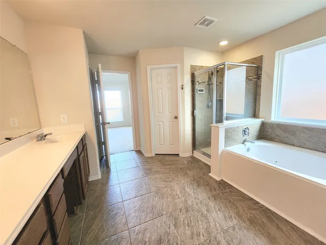 $2,600 | 5427 Seabird Street, Baytown, TX 77521