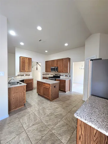 $2,600 | 5427 Seabird Street, Baytown, TX 77521