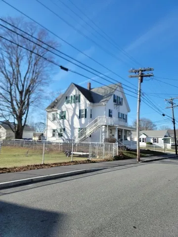$2,200 | 26 Kilton Street, Unit 1, Taunton, MA 02780