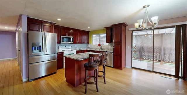 $2,700 | 26235 46th Avenue South, Kent, WA 98032