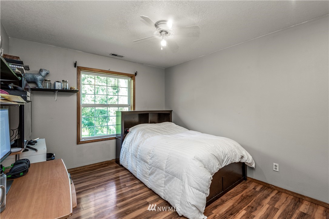 981 Sandy Bend Road Castle Rock, WA 98611 - Photo 29 of 37 Gallery Image 29